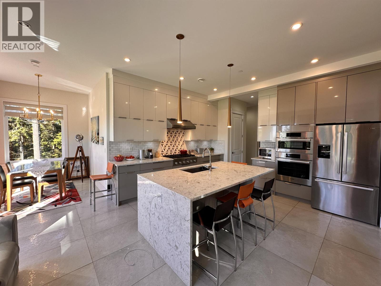 2425 LEGGETT DRIVE
