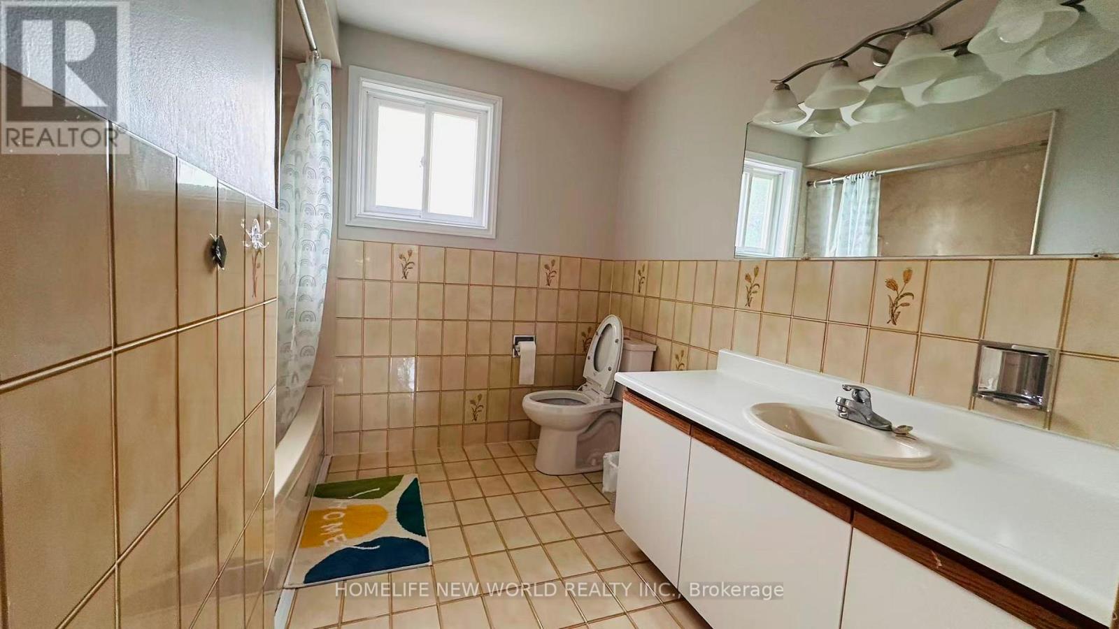 51 Park Lane Circle, Richmond Hill, Ontario  L4C 6S8 - Photo 3 - N13859390