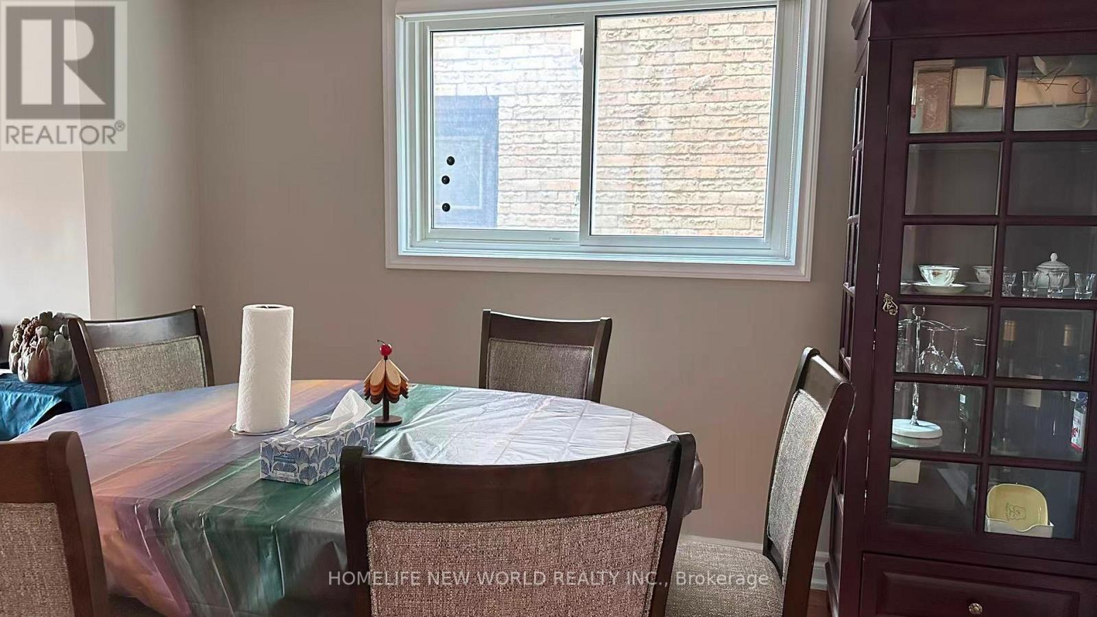 51 Park Lane Circle, Richmond Hill, Ontario  L4C 6S8 - Photo 4 - N13859390