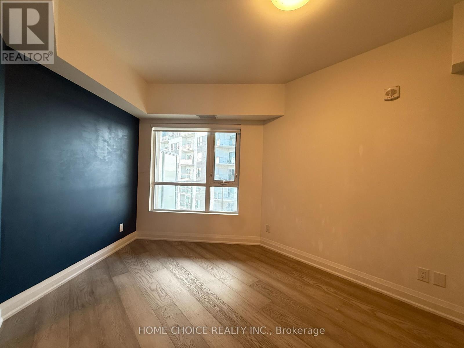 1001 - 58 Lakeside Terrace, Barrie, Ontario  L4M 0L5 - Photo 2 - S13859388