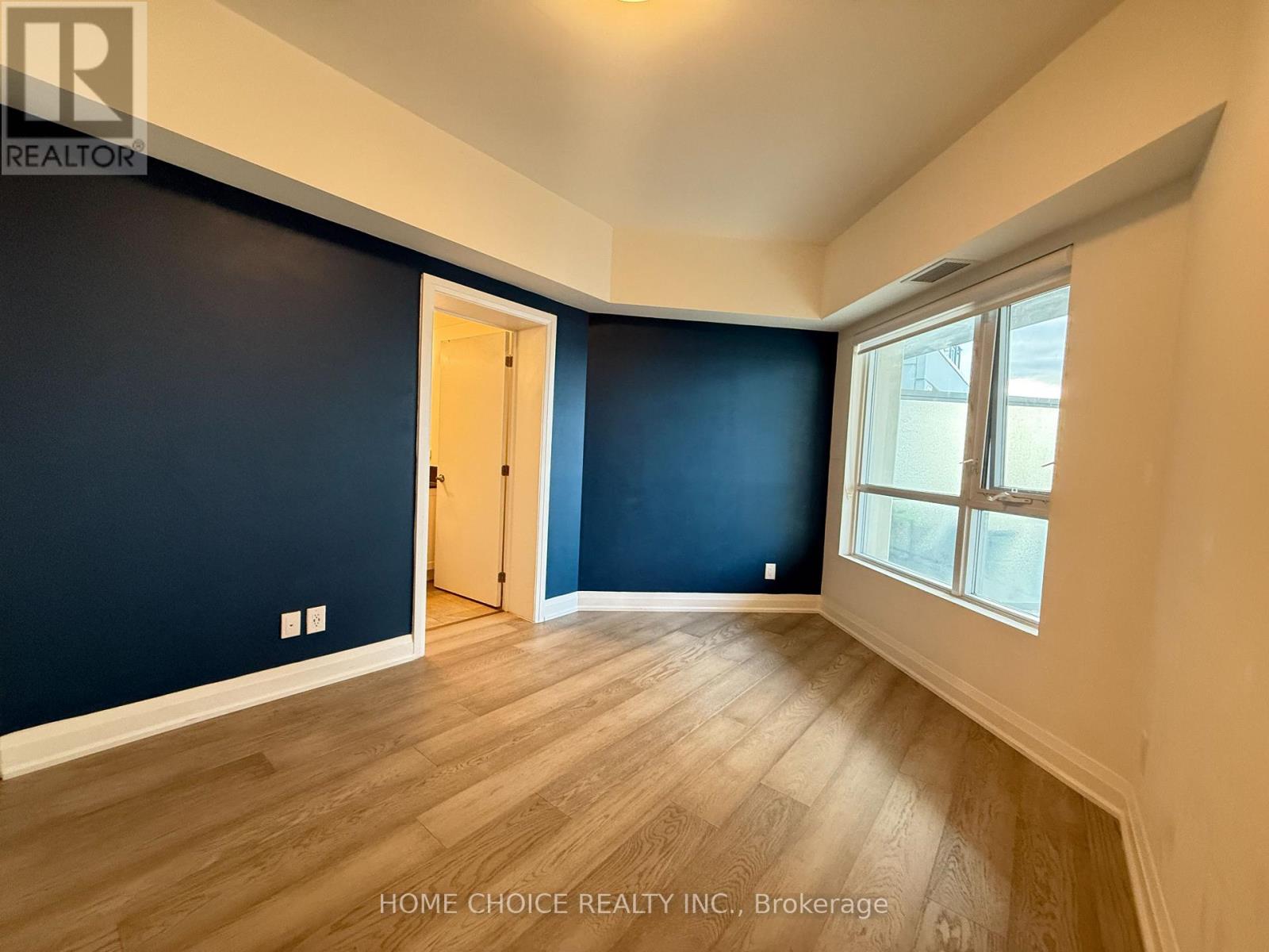 1001 - 58 Lakeside Terrace, Barrie, Ontario  L4M 0L5 - Photo 3 - S13859388