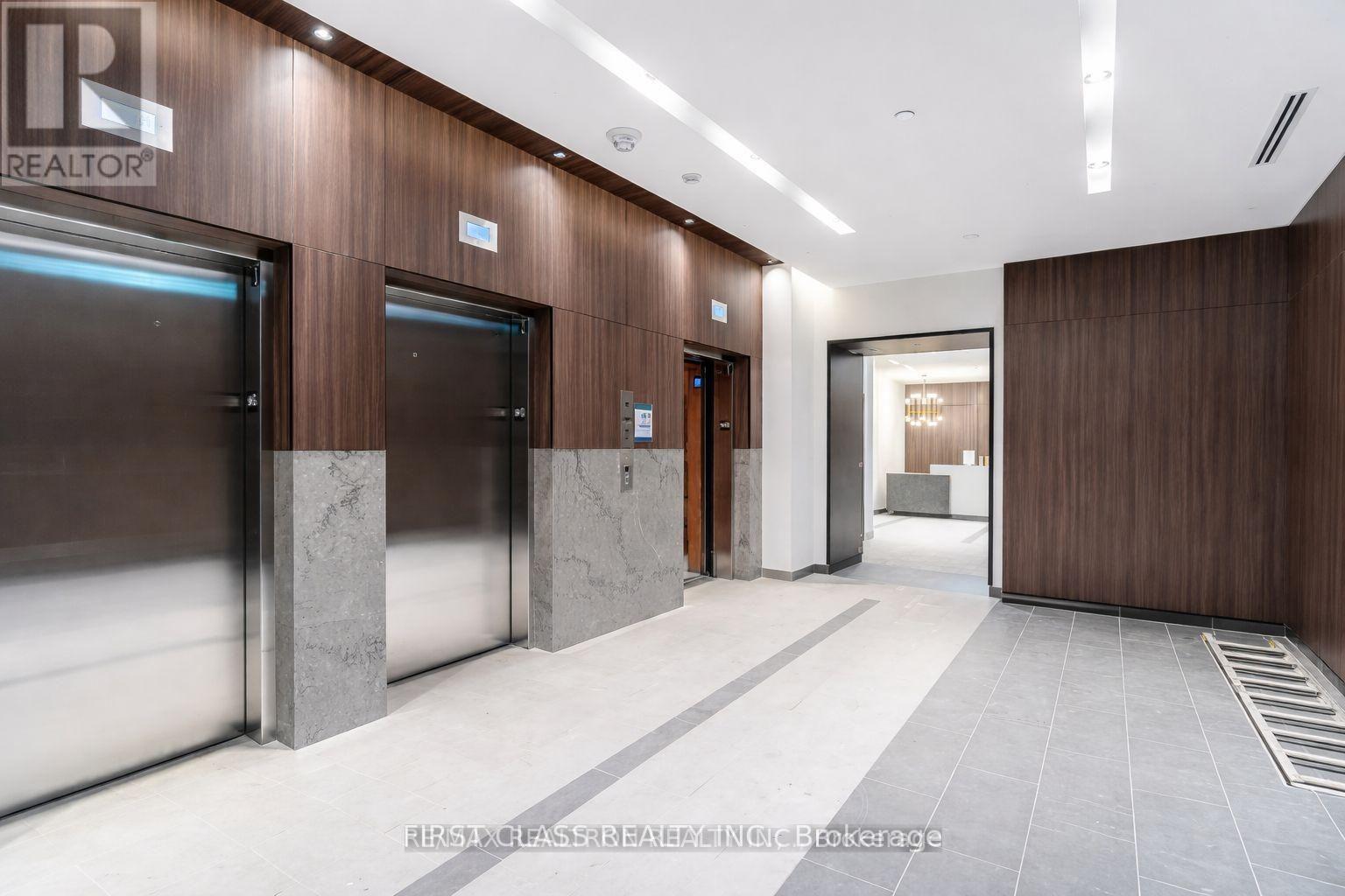 425 - 1787 St Clair Avenue W, Toronto, Ontario  M6N 1J6 - Photo 5 - W13859398