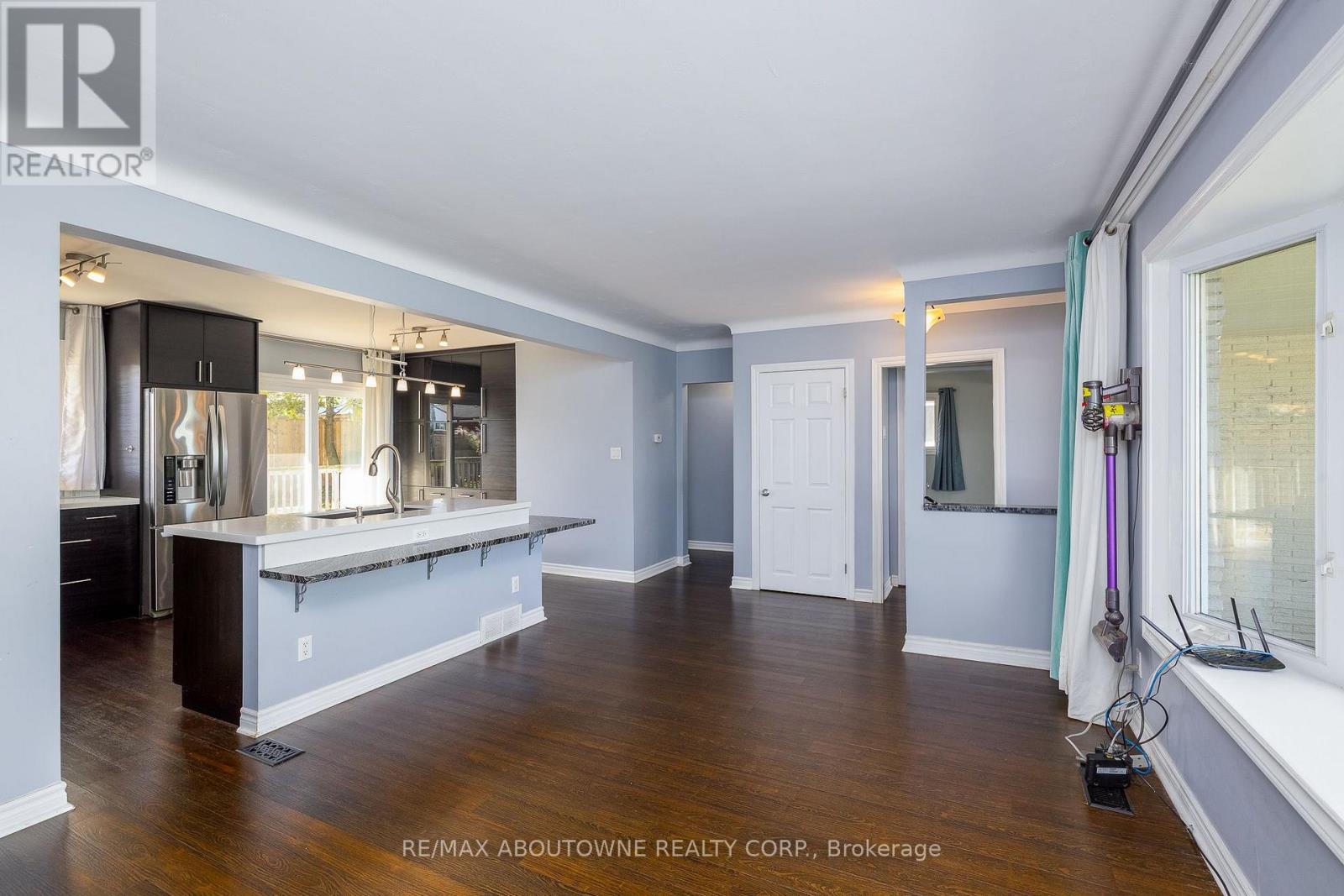 Upper - 71 Lakeside Drive, Grimsby, Ontario  L3M 2L4 - Photo 10 - X13859386