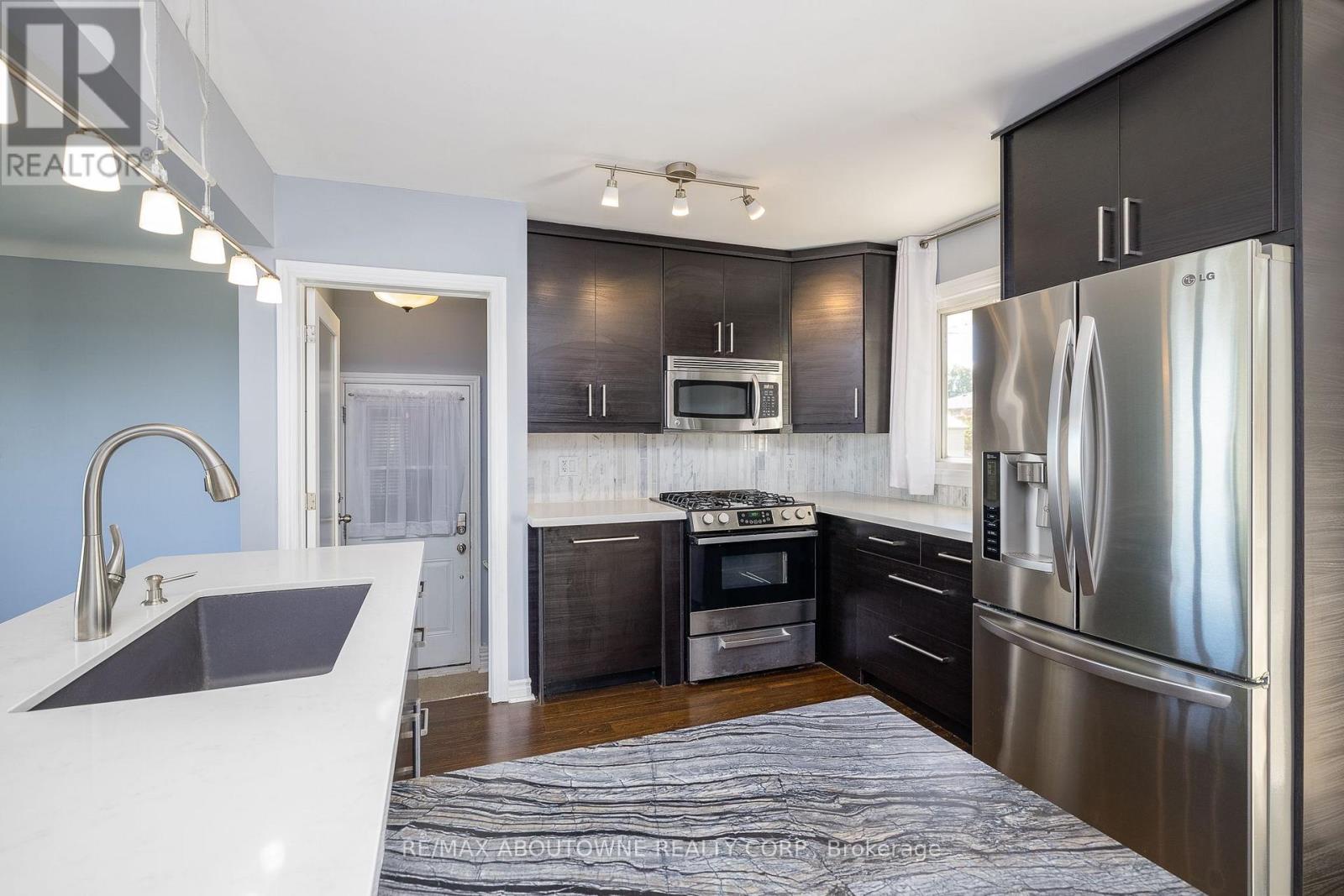 Upper - 71 Lakeside Drive, Grimsby, Ontario  L3M 2L4 - Photo 12 - X13859386