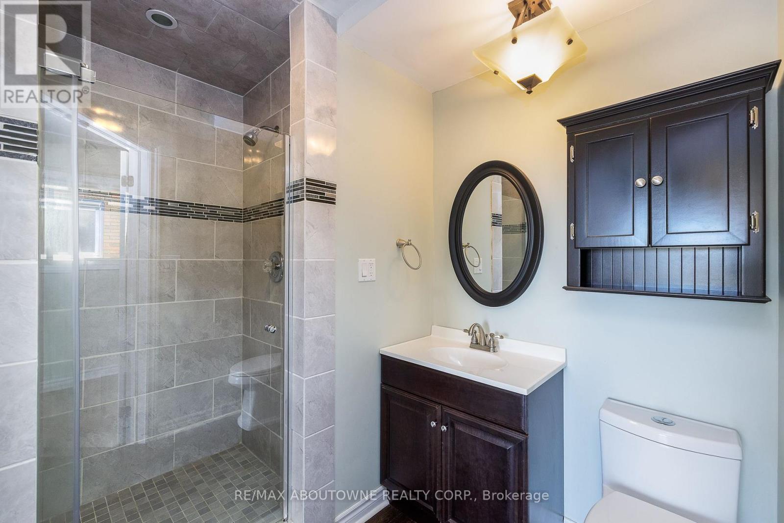 Upper - 71 Lakeside Drive, Grimsby, Ontario  L3M 2L4 - Photo 18 - X13859386