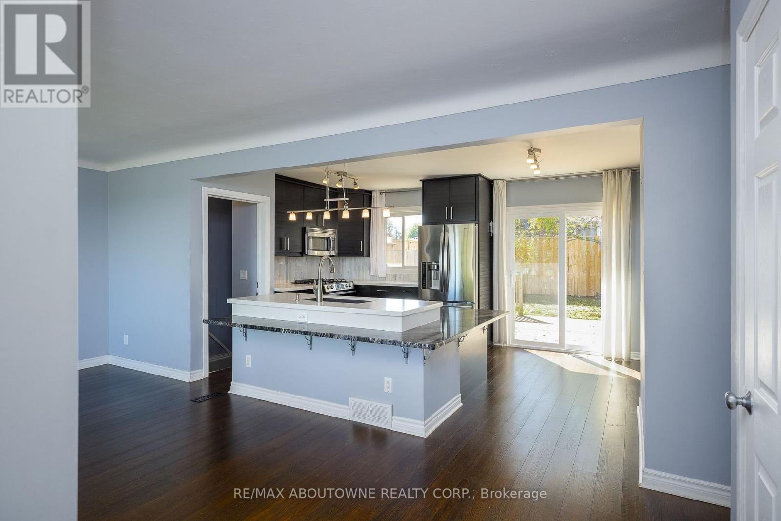 Upper - 71 Lakeside Drive, Grimsby, Ontario  L3M 2L4 - Photo 8 - X13859386
