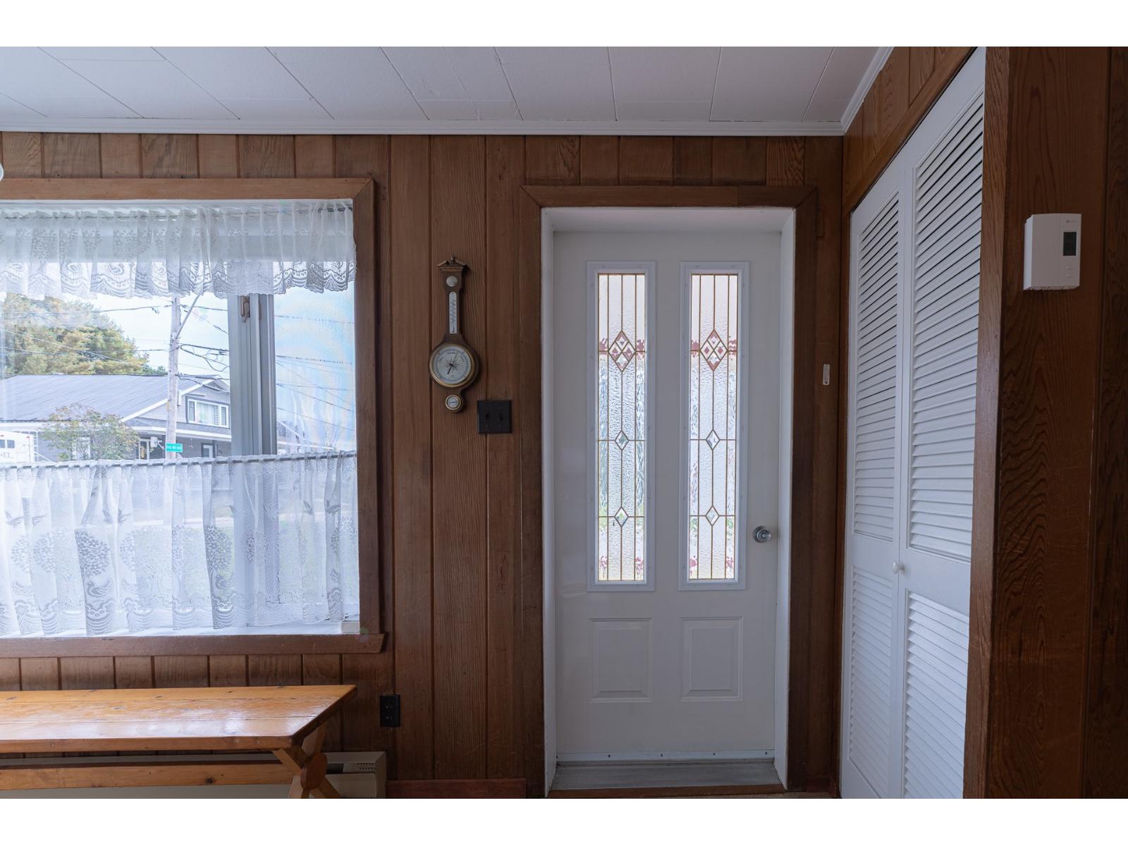 382 Rue St-Amour Saint-Donat Quebec Canada J0T2C0 3