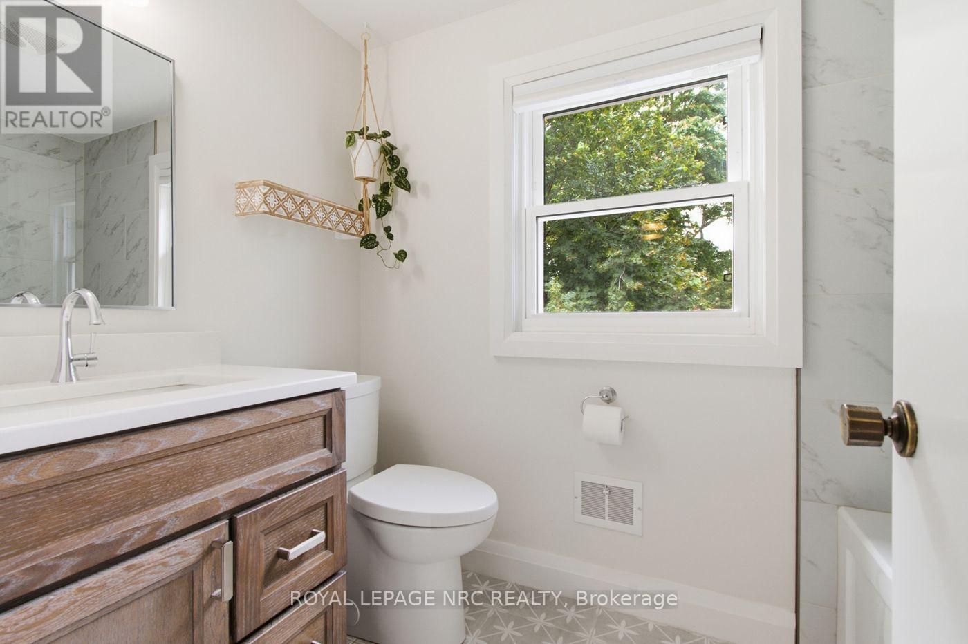17 Winston Road, St. Catharines, Ontario  L2M 4R1 - Photo 28 - X13859406