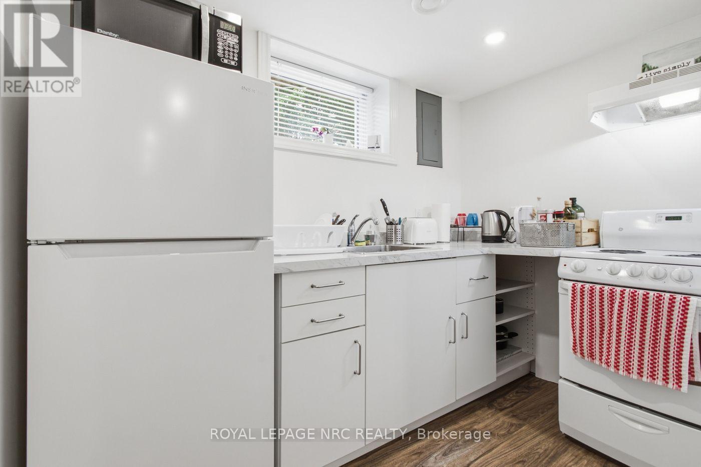 17 Winston Road, St. Catharines, Ontario  L2M 4R1 - Photo 32 - X13859406