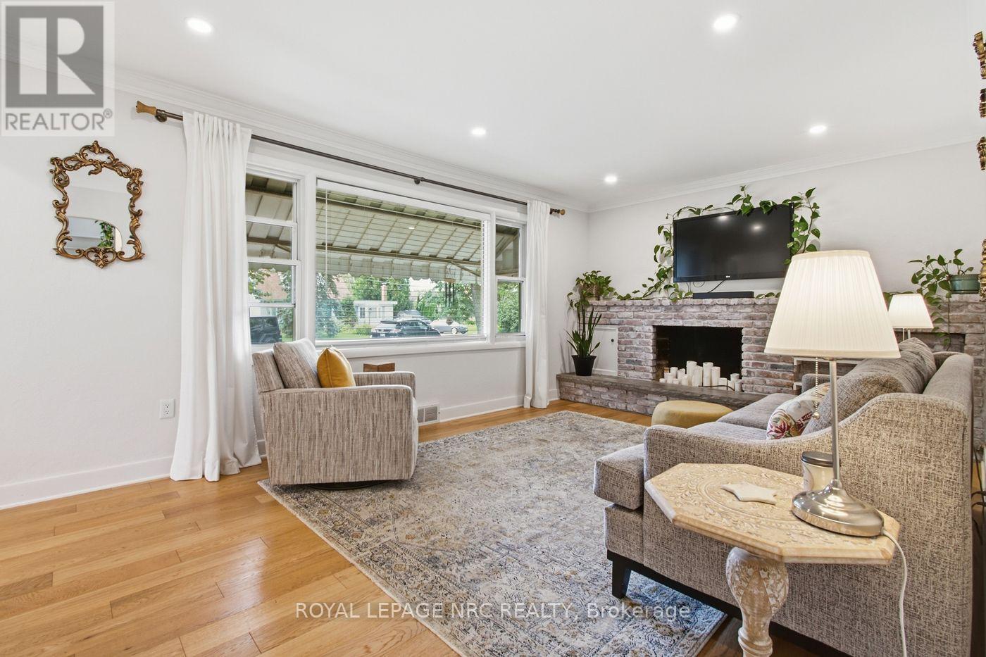 17 Winston Road, St. Catharines, Ontario  L2M 4R1 - Photo 6 - X13859406
