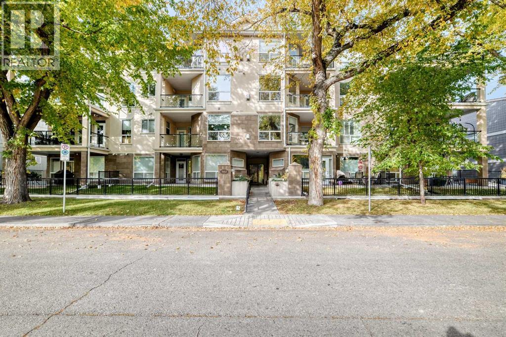 305, 3412 Parkdale Boulevard NW, Calgary, Alberta