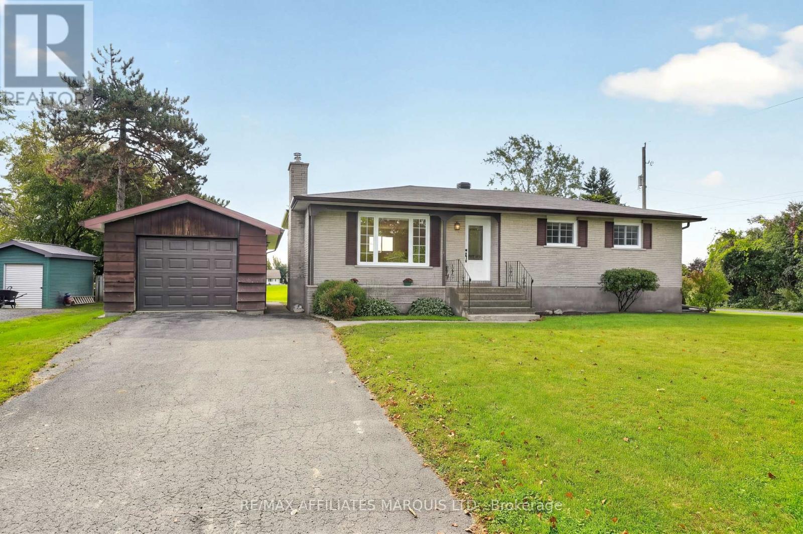 18696 County Road 2 Road, South Glengarry, Ontario  K6H 5R5 - Photo 2 - X13859410