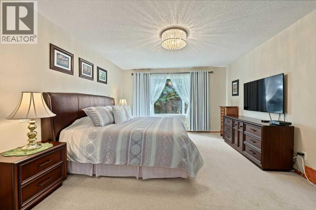 51 Douglasbank Gardens SE