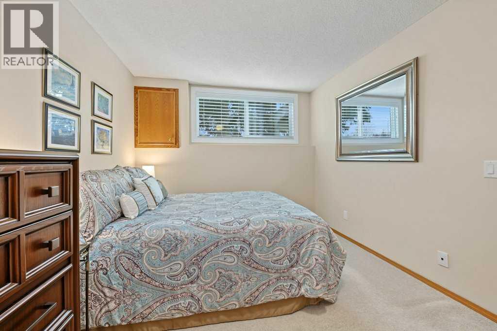 51 Douglasbank Gardens SE