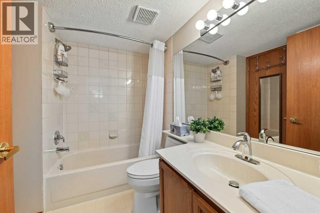 51 Douglasbank Gardens SE