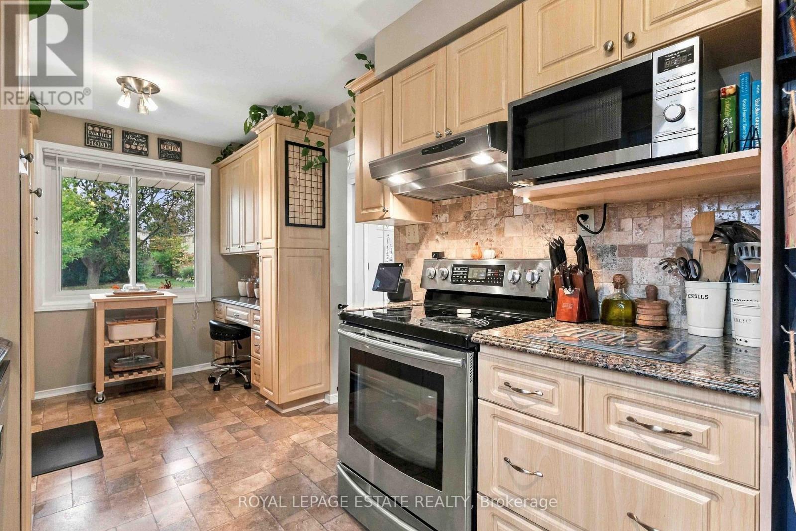 228 Rands Road, Ajax, Ontario  L1S 3Y5 - Photo 8 - E13859426