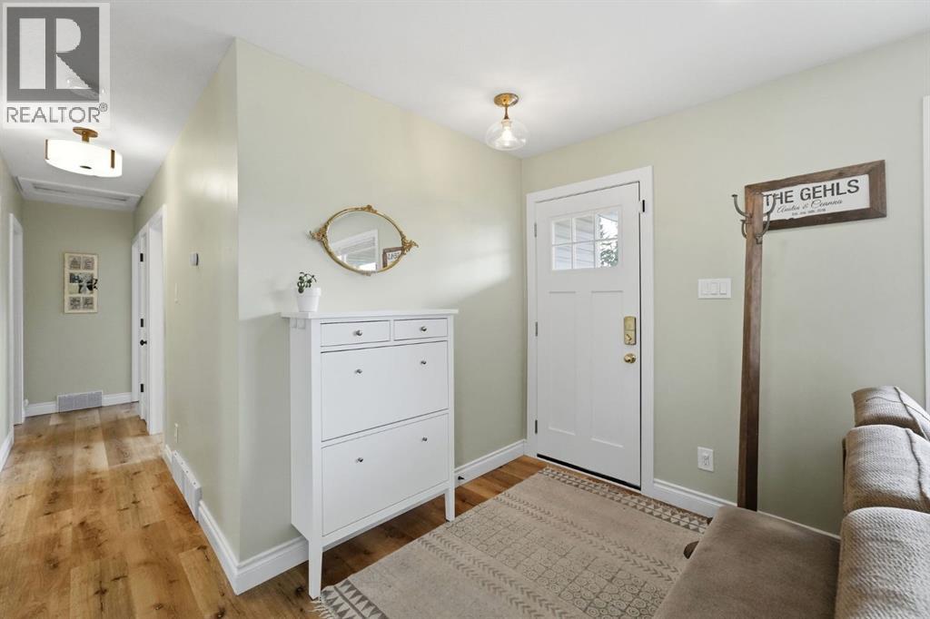 37 Sherwood Crescent Red Deer Alberta Canada T4N0A5 4