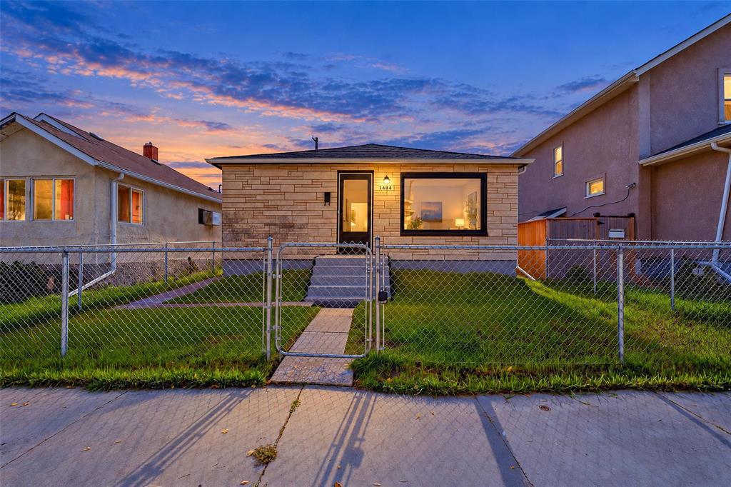 1484 Pacific Avenue, Winnipeg, Manitoba  R3E 1H2 - Photo 1 - 202624265