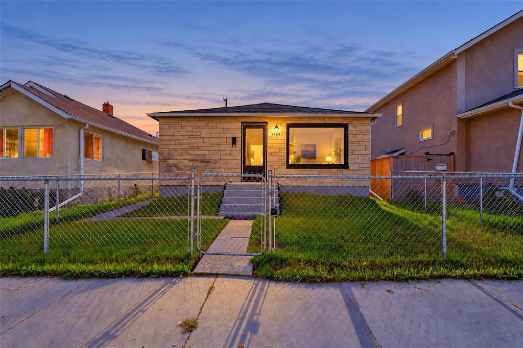 1484 Pacific Avenue, Winnipeg, Manitoba  R3E 1H2 - Photo 2 - 202624265