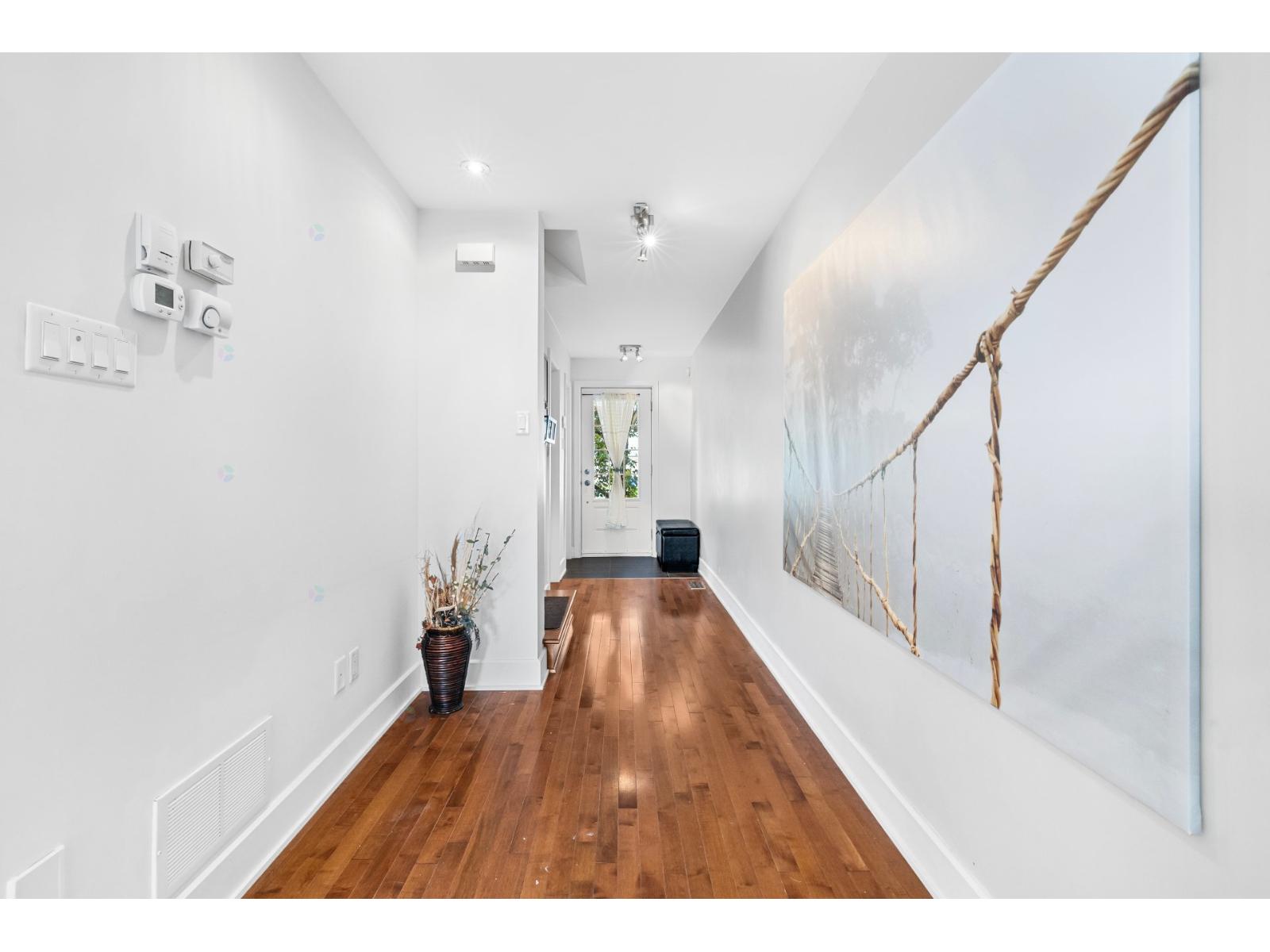 381 Rue Sylvio-Mantha Vaudreuil-Dorion Quebec Canada J7V0J6 3