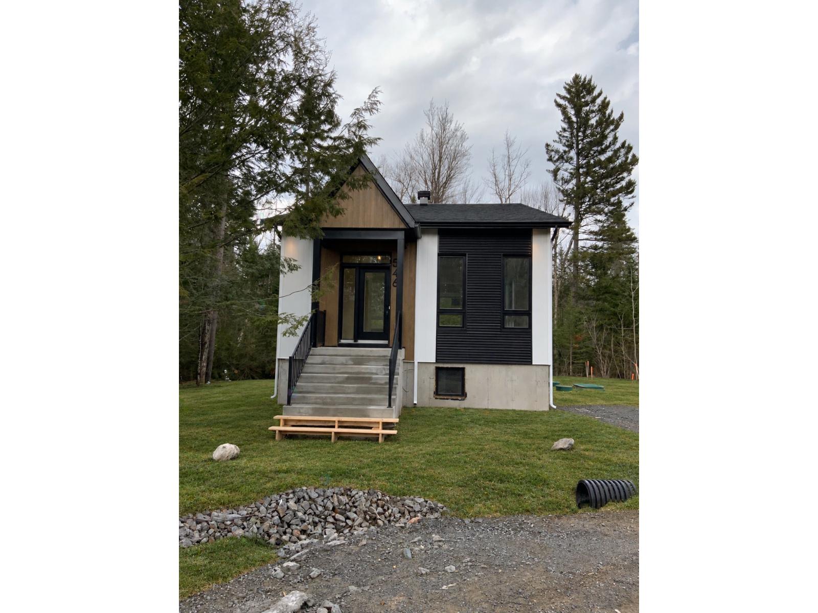 541 Ch. Au Cap Blomidon Saint-Donat Quebec Canada J0T2C0 3