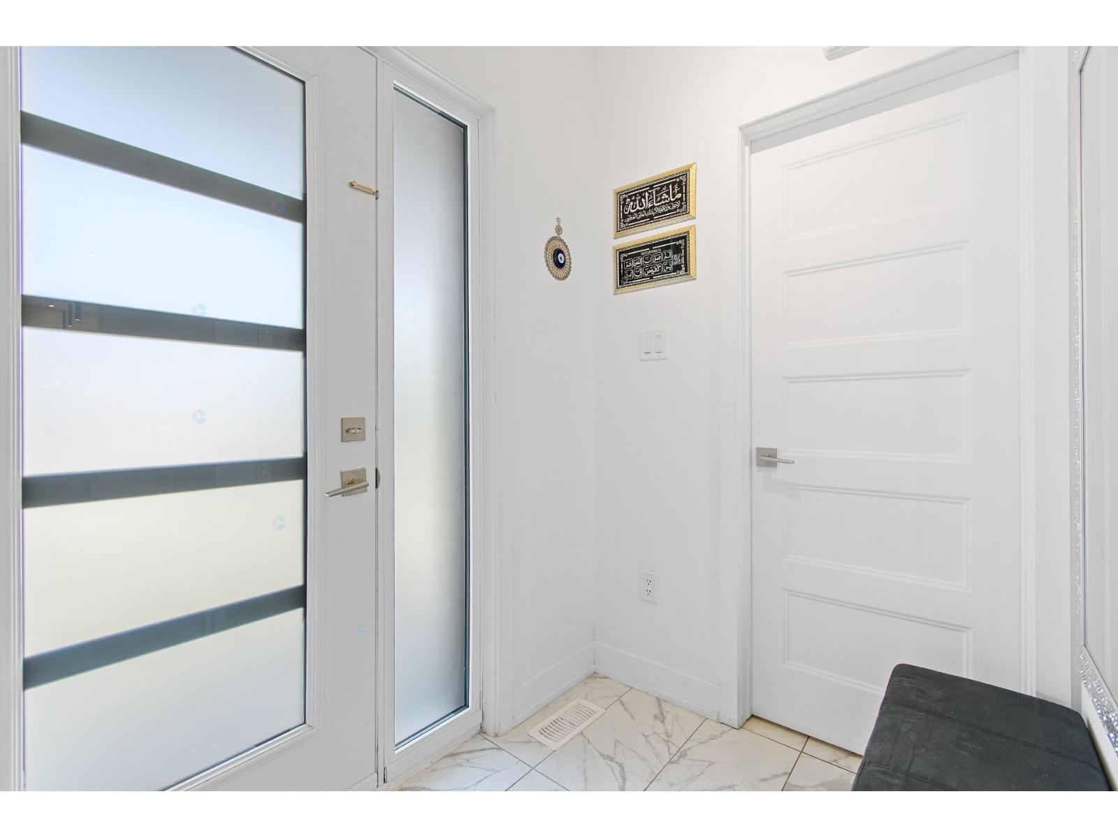 9 Imp. du Montrose Gatineau (Masson-Angers) Quebec Canada J8M1Z6 4
