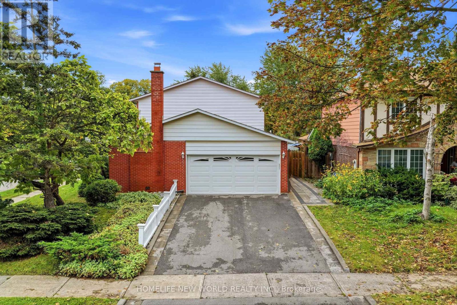 18 Dolan Gate, Toronto, Ontario  M2J 2N1 - Photo 4 - C13859464