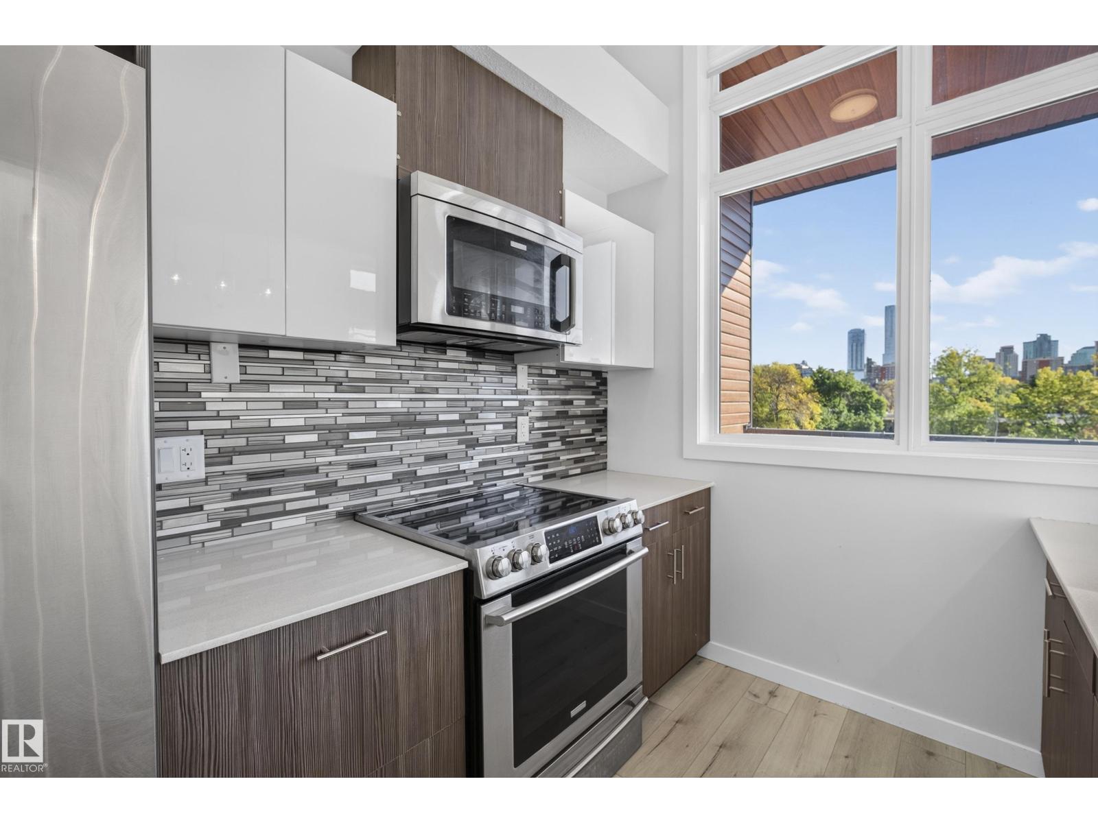 #405 10227 115 ST NW