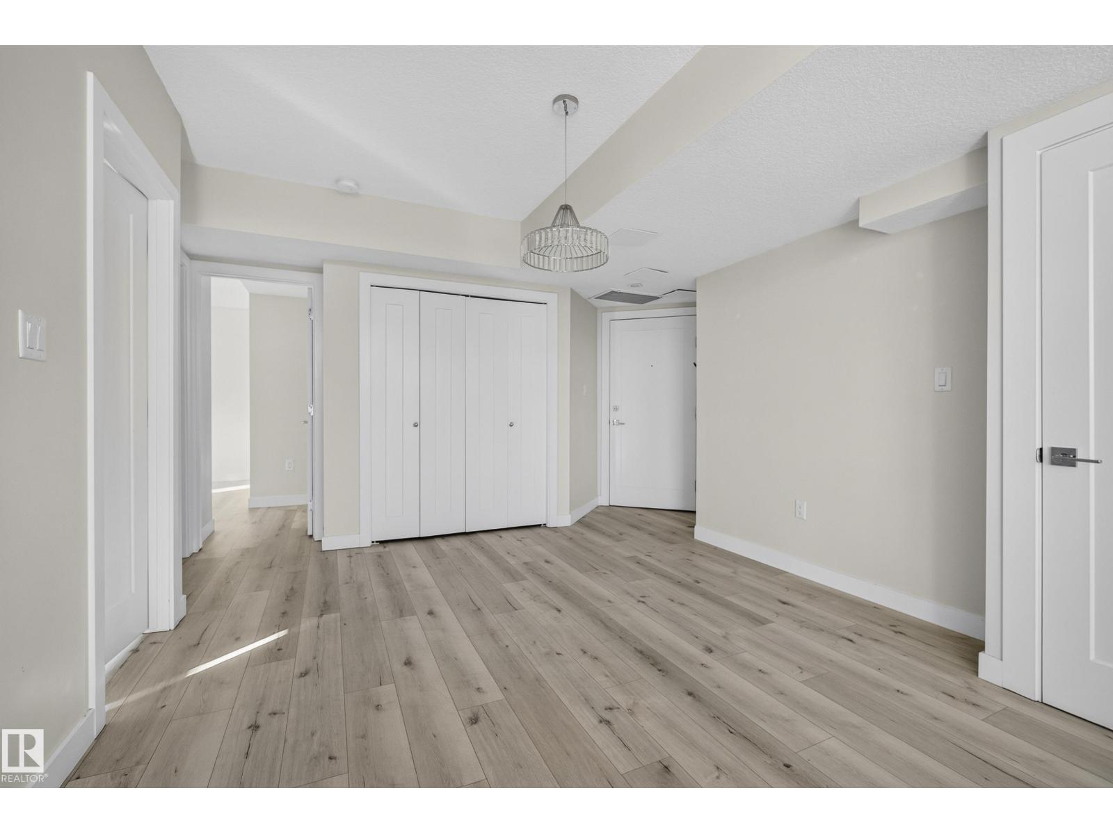 #405 10227 115 ST NW
