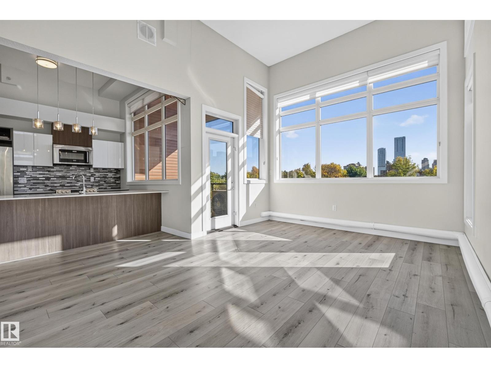 #405 10227 115 ST NW