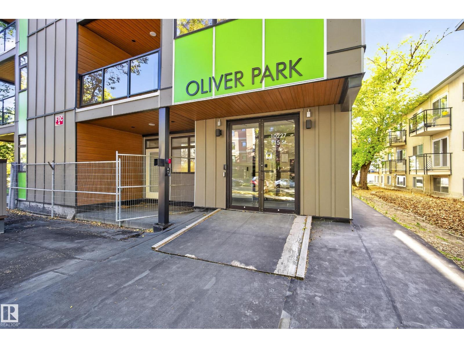 #405 10227 115 ST NW