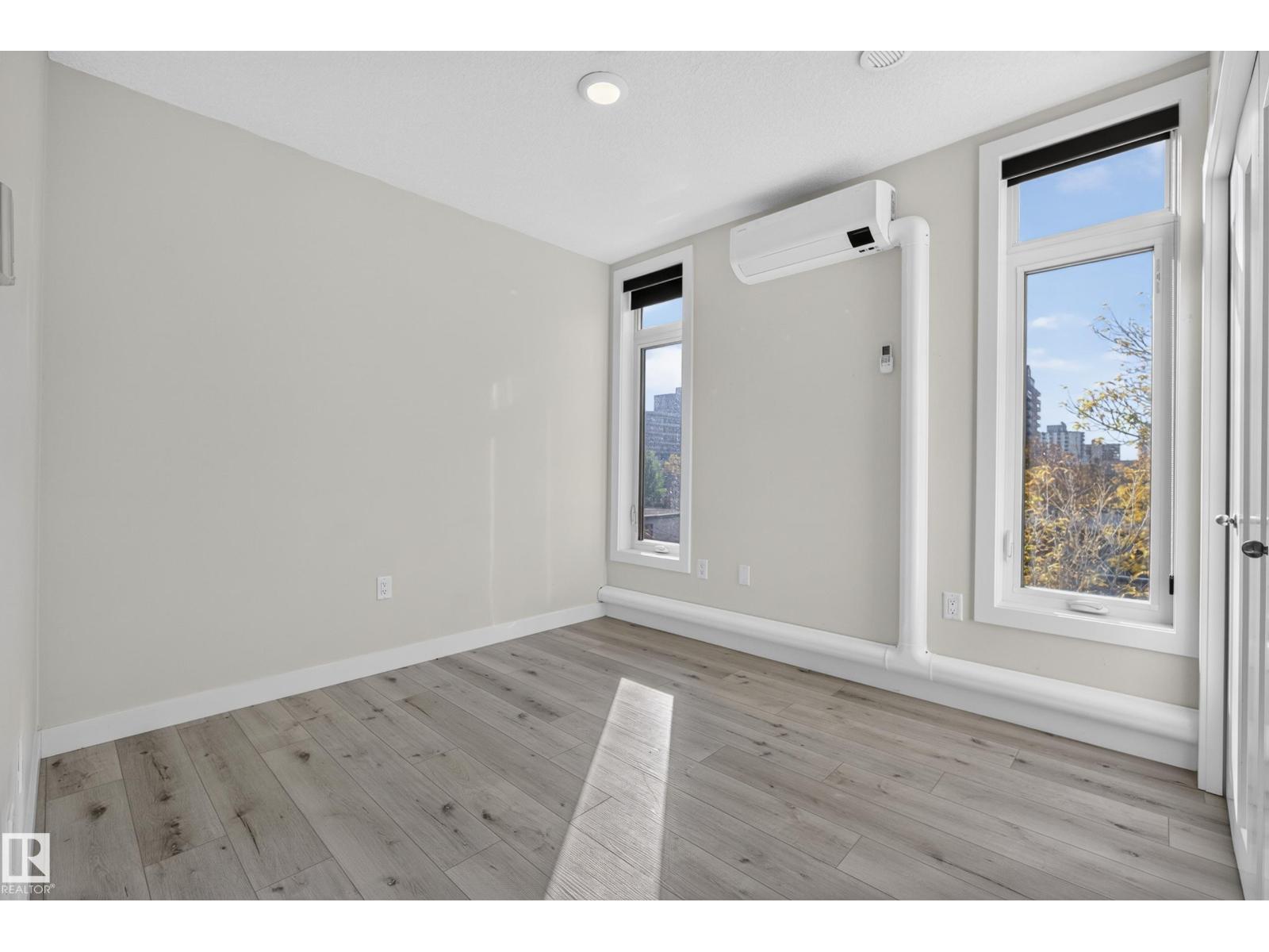 #405 10227 115 ST NW
