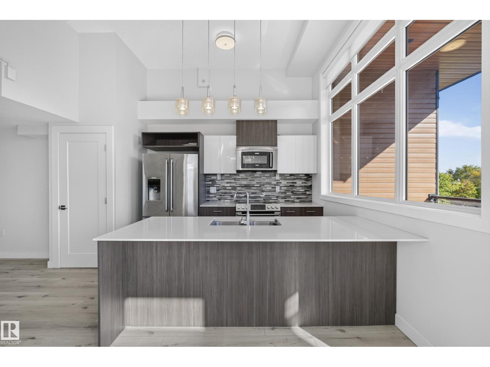 #405 10227 115 ST NW