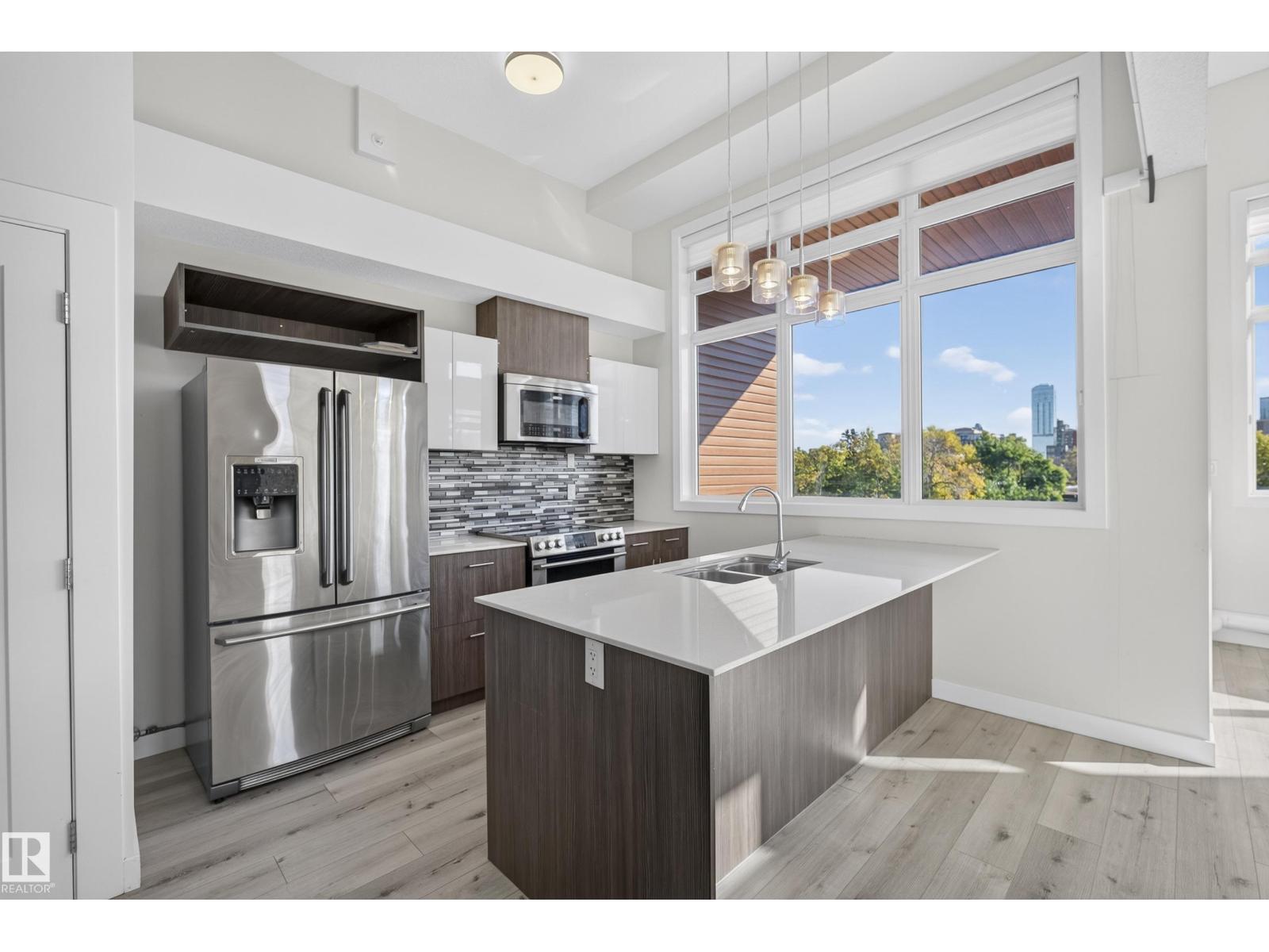 #405 10227 115 ST NW