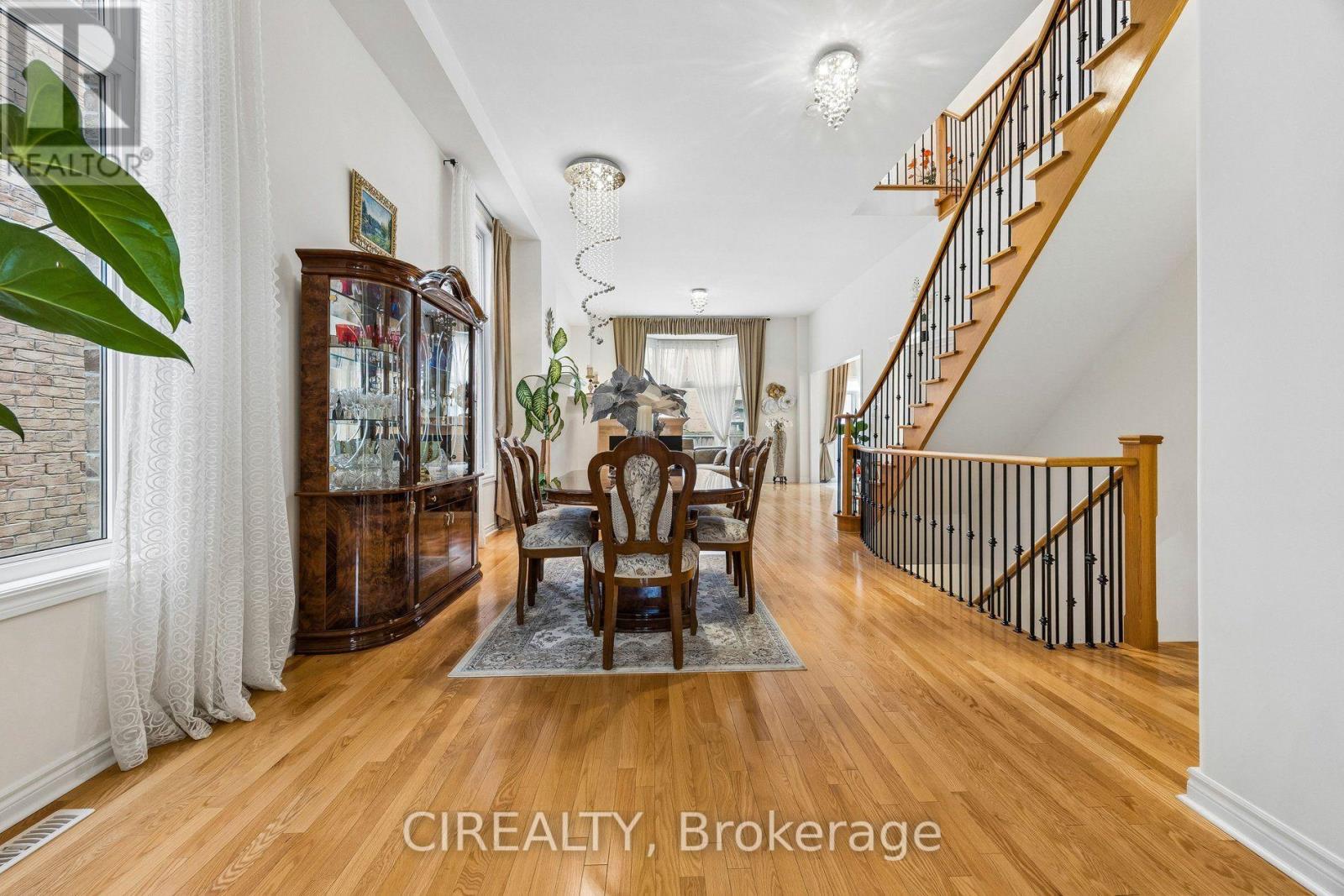 289 Chatfield Drive, Vaughan, Ontario  L4H 3R7 - Photo 4 - N13859476
