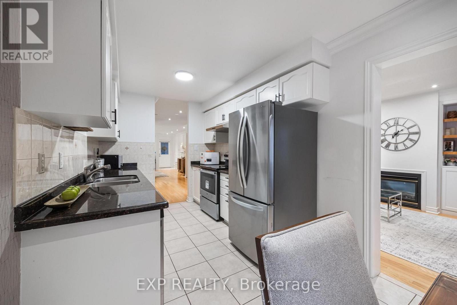 4882 Vienna Court, Mississauga, Ontario  L4Z 4J2 - Photo 9 - W13859488