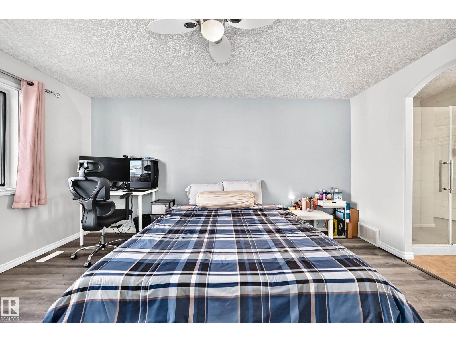 11832 173 AV NW