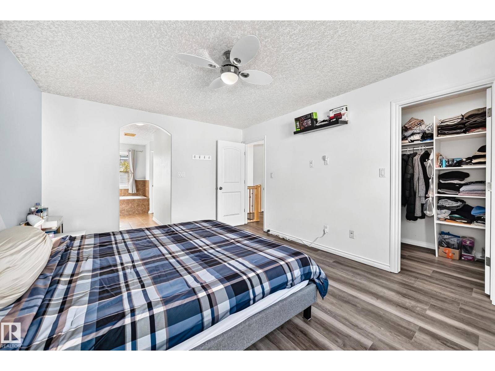 11832 173 AV NW