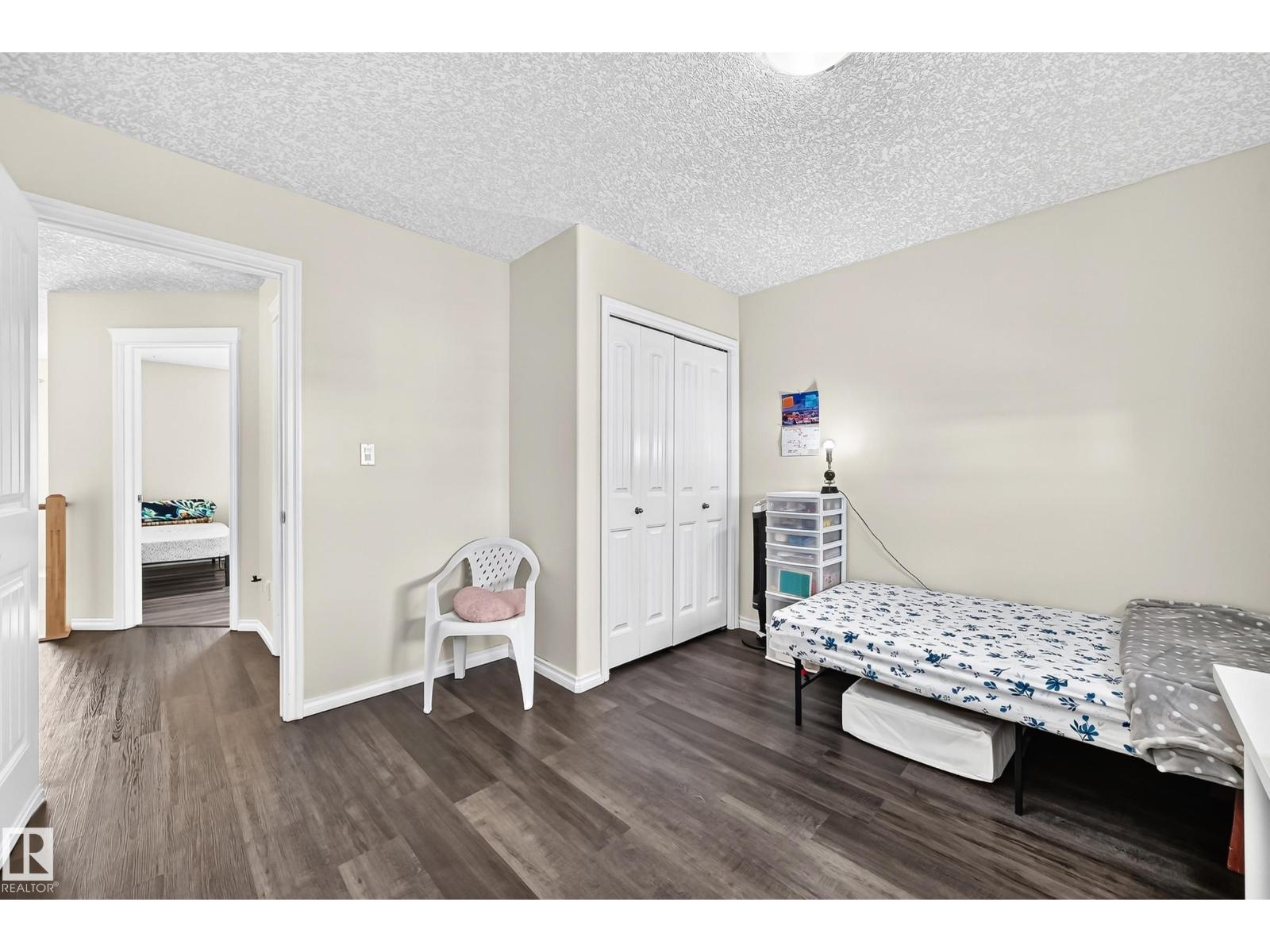 11832 173 AV NW
