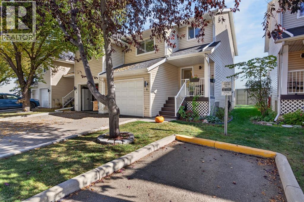 9, 567 Edmonton Trail NE, Airdrie, Alberta  T4B 2L4 - Photo 4 - A2349892