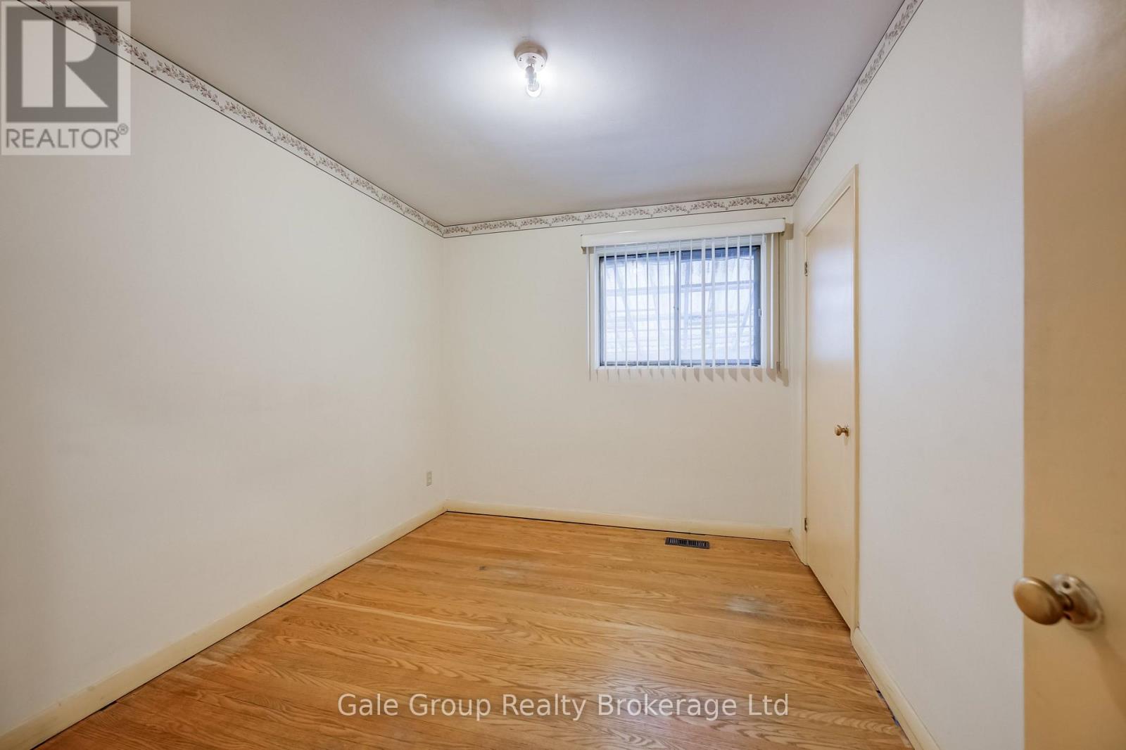 6 Langstone Crescent, Halton Hills, Ontario  L7G 4N3 - Photo 10 - W13859504