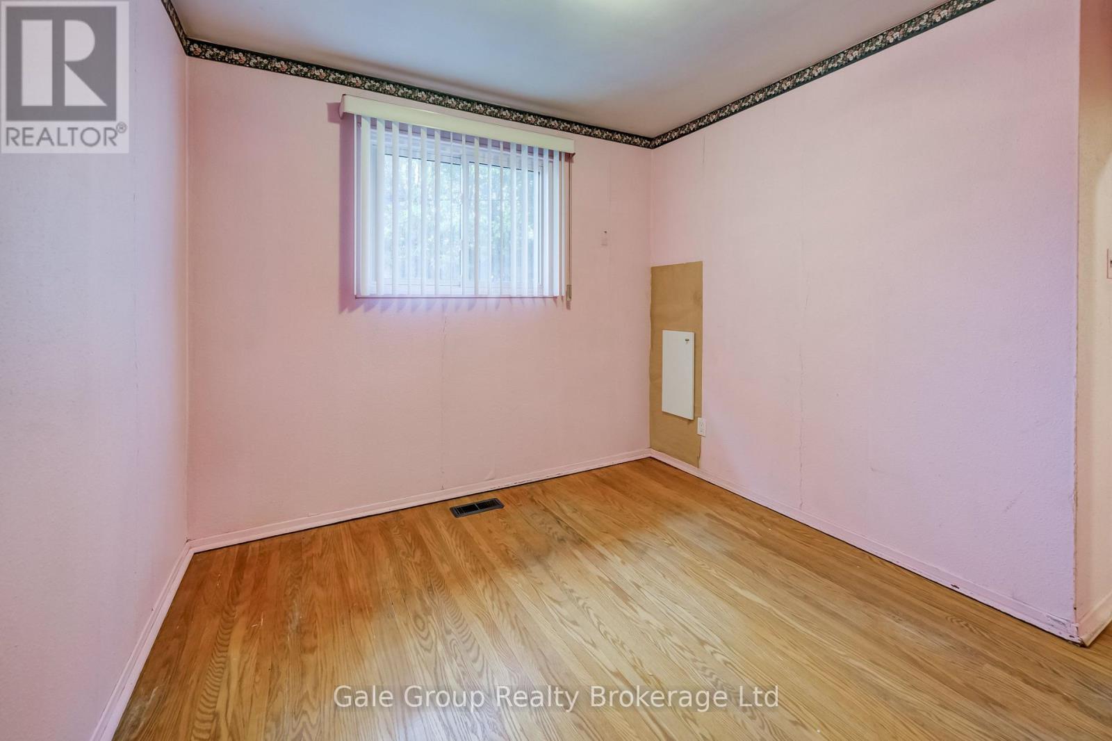 6 Langstone Crescent, Halton Hills, Ontario  L7G 4N3 - Photo 11 - W13859504