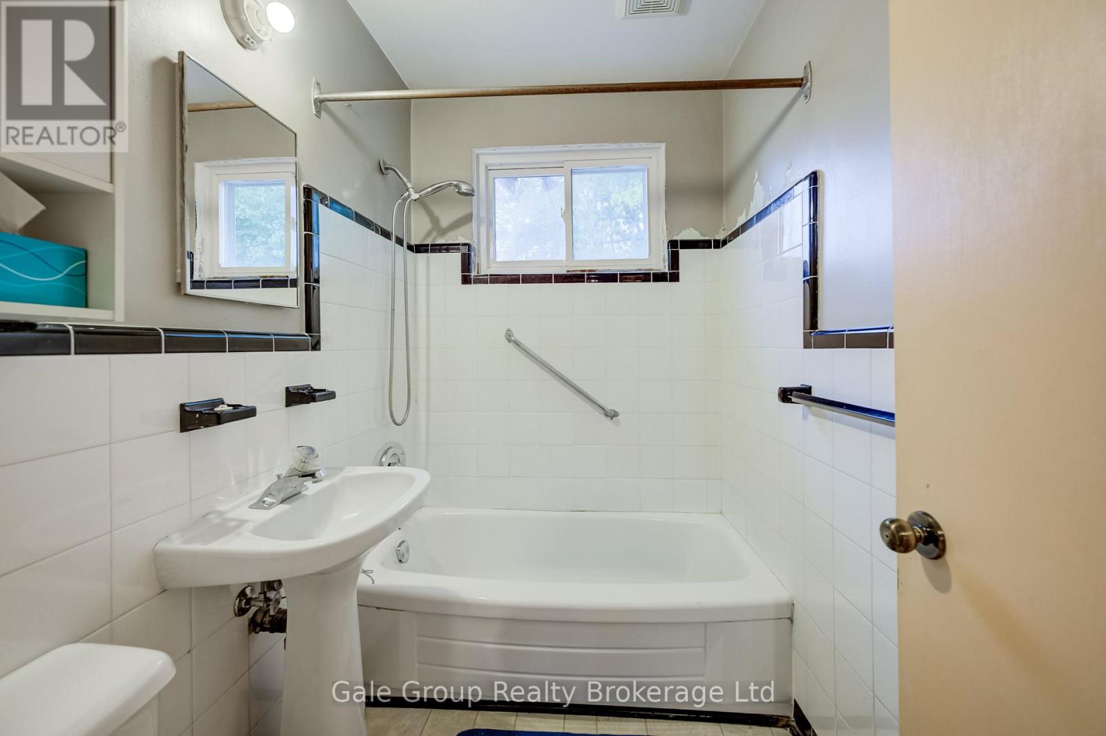 6 Langstone Crescent, Halton Hills, Ontario  L7G 4N3 - Photo 15 - W13859504