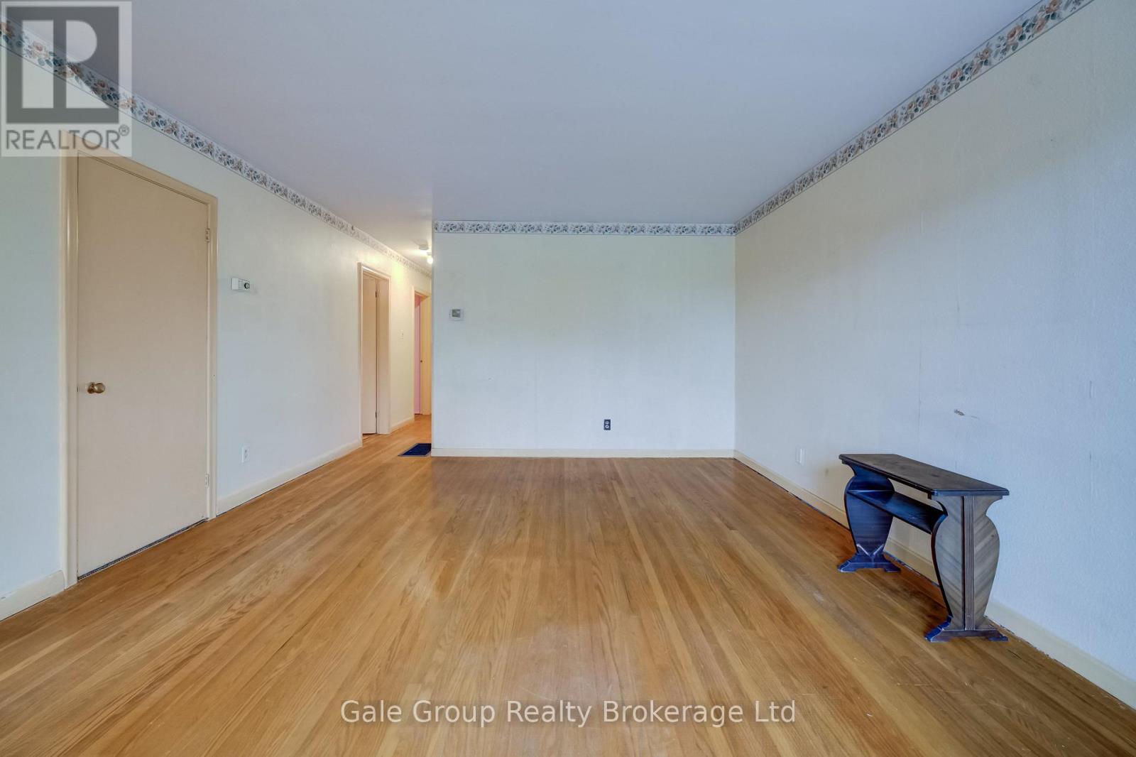 6 Langstone Crescent, Halton Hills, Ontario  L7G 4N3 - Photo 5 - W13859504