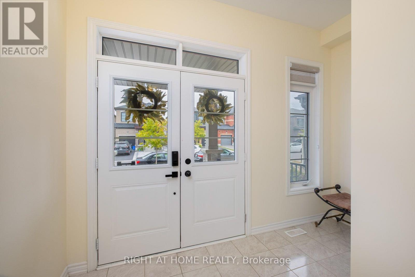 43 Vickery Street, Whitby, Ontario  L1P 0L2 - Photo 2 - E13859492