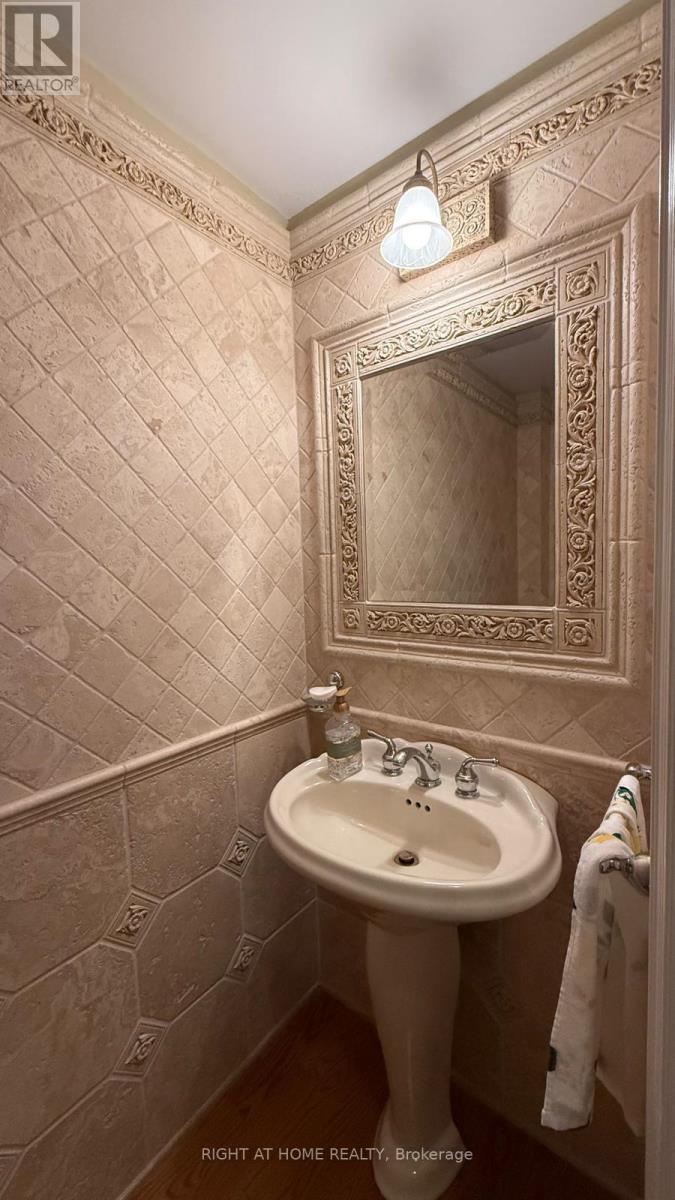 96 Bradgate Drive, Markham (Thornlea), Ontario  L3T 7M3 - Photo 10 - N13859506