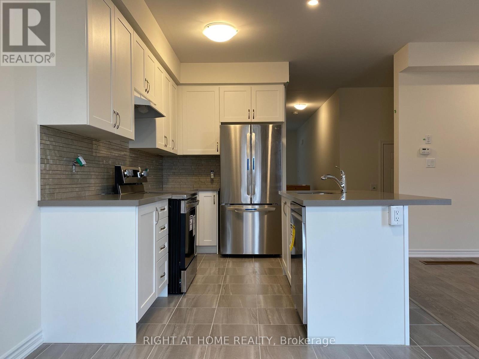 2250 GRAINGER LOOP, Innisfil, Ontario
