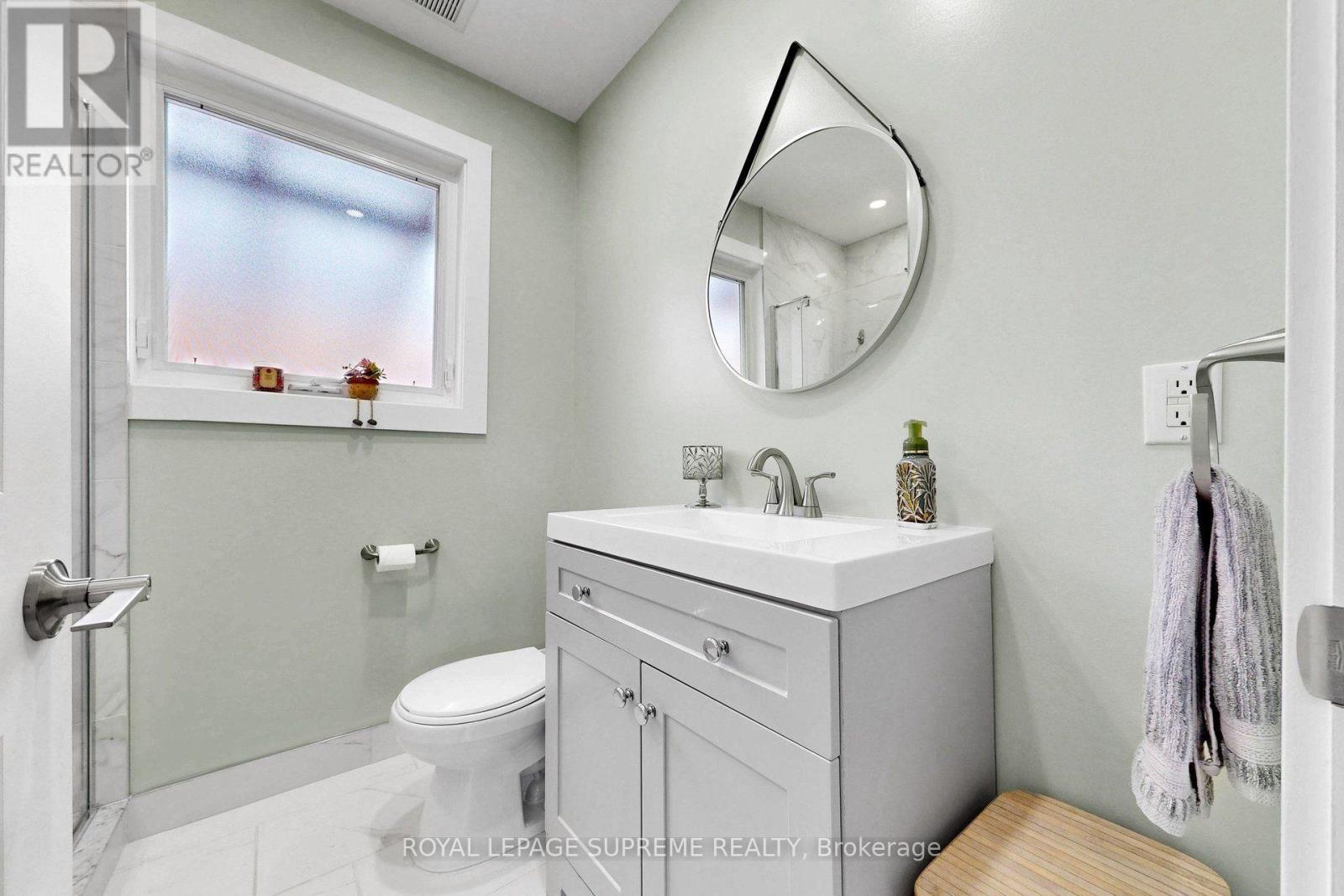 465 Maple Leaf Drive, Toronto, Ontario  M6L 1R1 - Photo 28 - W13859546