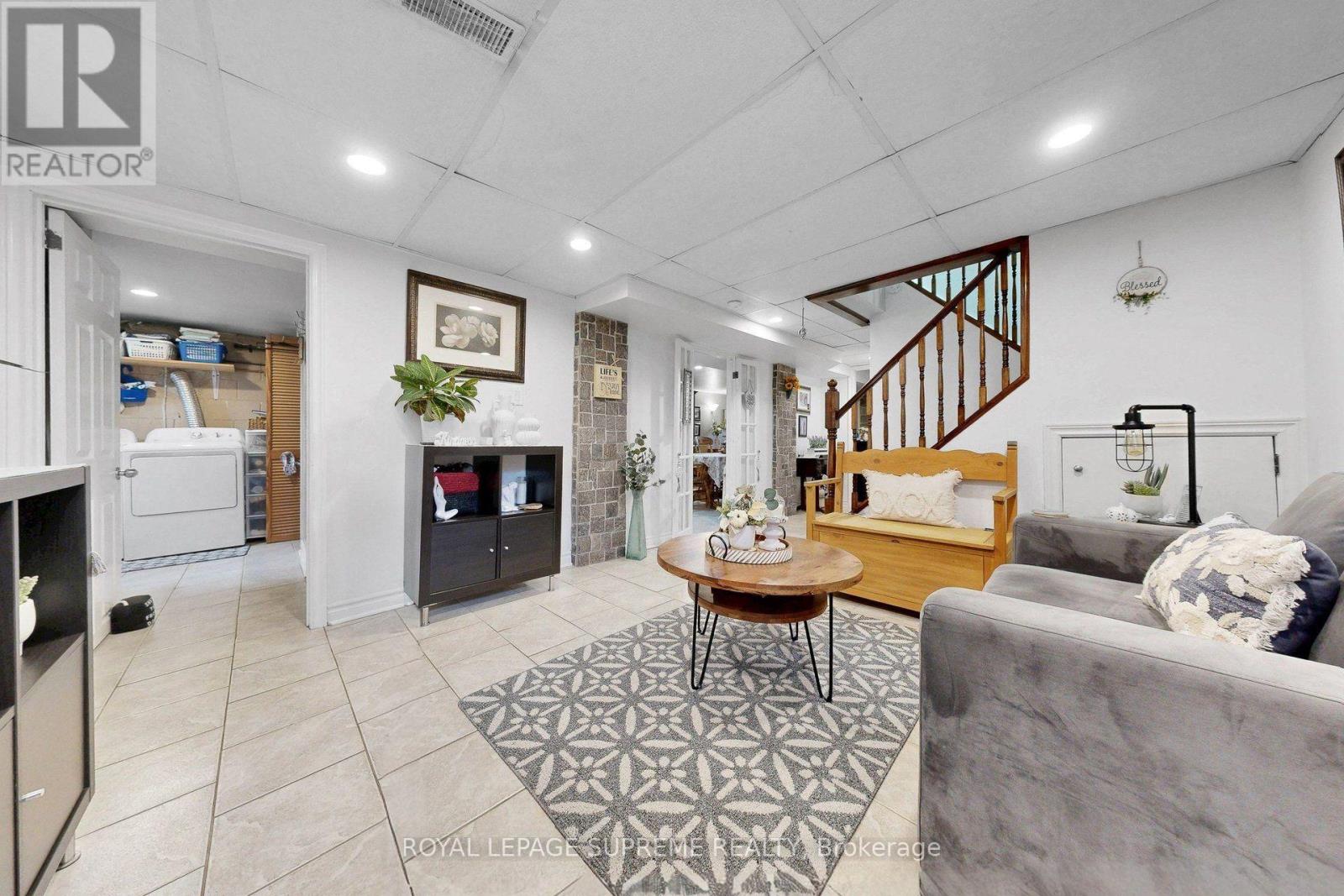 465 Maple Leaf Drive, Toronto, Ontario  M6L 1R1 - Photo 34 - W13859546