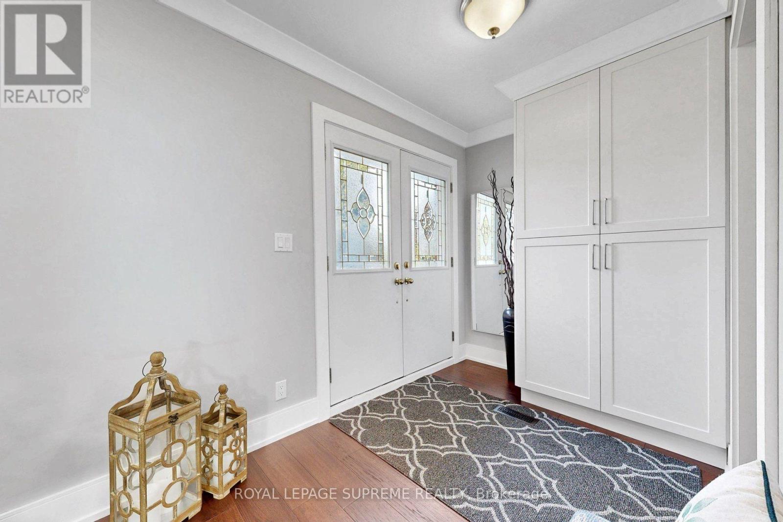 465 Maple Leaf Drive, Toronto, Ontario  M6L 1R1 - Photo 7 - W13859546